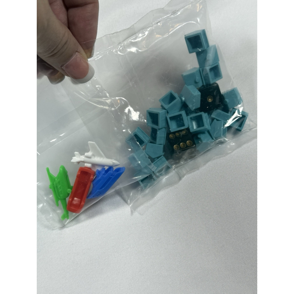 Monopoly Ultimate Banking Dice & Hotels + 4 Plastic Tokens Replacement Only NEW